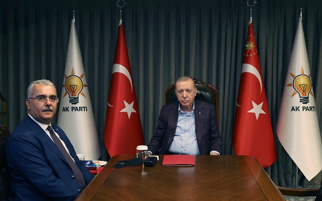 AHLATCI, CUMHURBAŞKANI ERDOĞAN İLE SAPANCA'DA GÖRÜŞTÜ